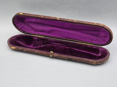 Étui ancien tapissé de velours et soie de...