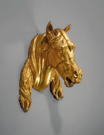 Stable sign made of gilded brass or zinc.
Decorated...