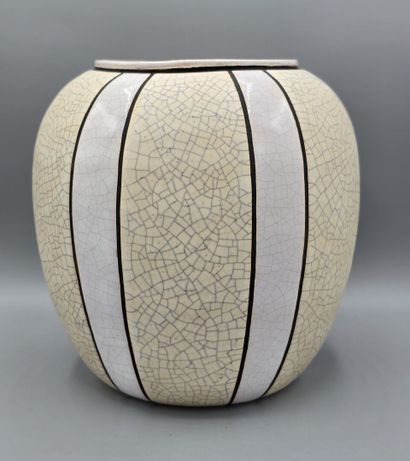 SAMARA
White crackled ceramic ball-shaped...