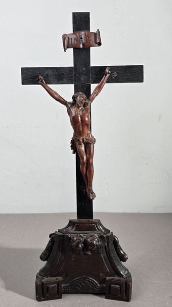 Crucifix depicting Christ, carved from boxwood.
Base...