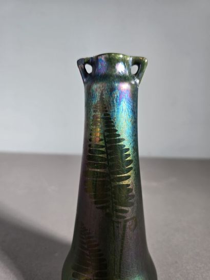 MONTIERES-AMIENS
Iridescent ceramic vase...