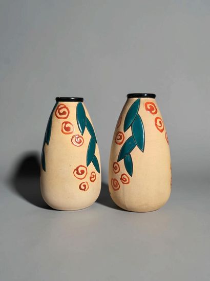 SAMARA 
Pair of truncated cone-shaped terracotta...