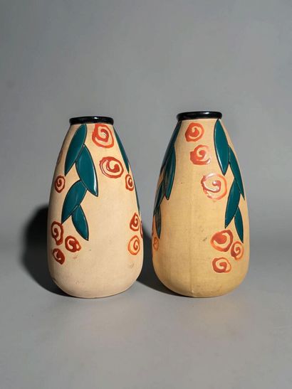 SAMARA 
Pair of truncated cone-shaped terracotta...