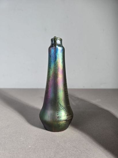 MONTIERES-AMIENS
Iridescent ceramic vase...