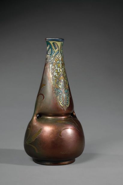 MONTIERES (Amiens)

Large pear-shaped vase...