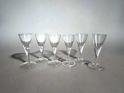 Set of 6 hand-blown stemmed glasses
18th...