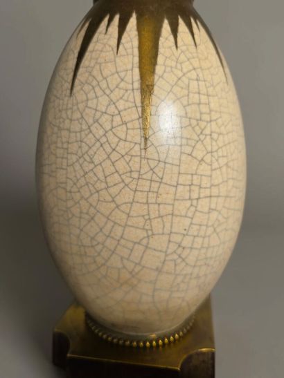 SAMARA 
Ovoid vase converted into a lamp,...