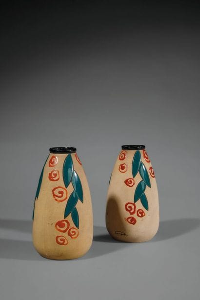 SAMARA 
Pair of truncated cone-shaped terracotta...