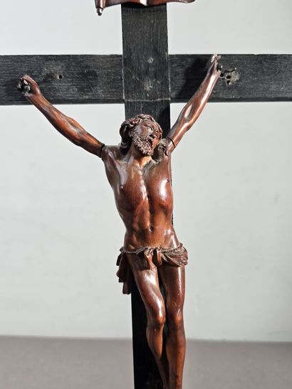 Crucifix depicting Christ, carved from boxwood.
Base...