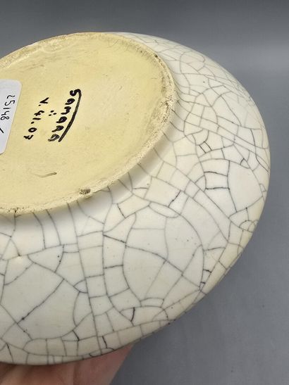 SAMARA
Ceramic vase with a flattened body...