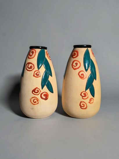 SAMARA 
Pair of truncated cone-shaped terracotta...