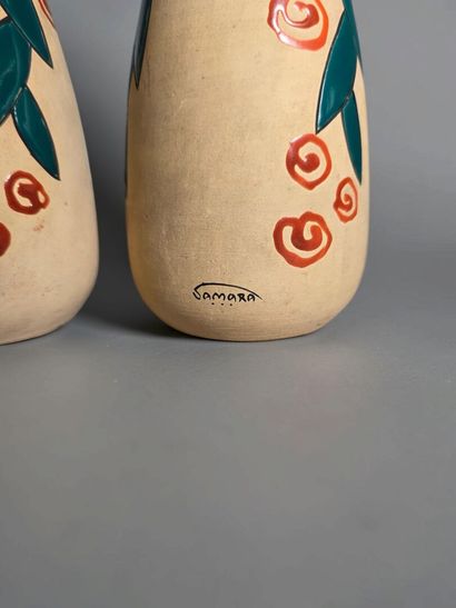 SAMARA 
Pair of truncated cone-shaped terracotta...