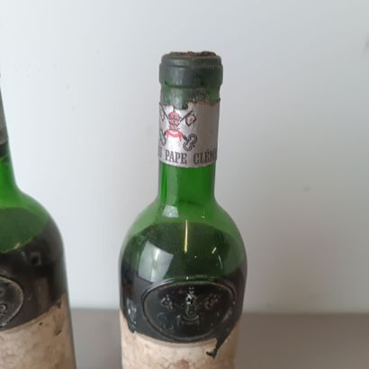 Château Pape Clement
2 bouteilles 
1970
ETA,...