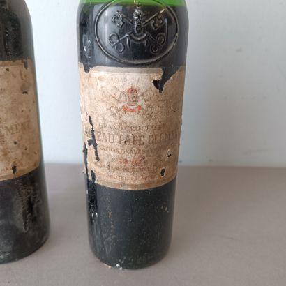 Château Pape Clement
2 bouteilles 
1970
ETA,...