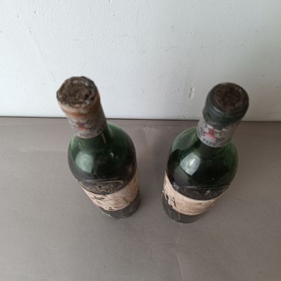 Château Pape Clement
2 bouteilles 
1970
ETA,...