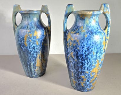 Pierrefonds modèle 397
Paire de vases amphores...