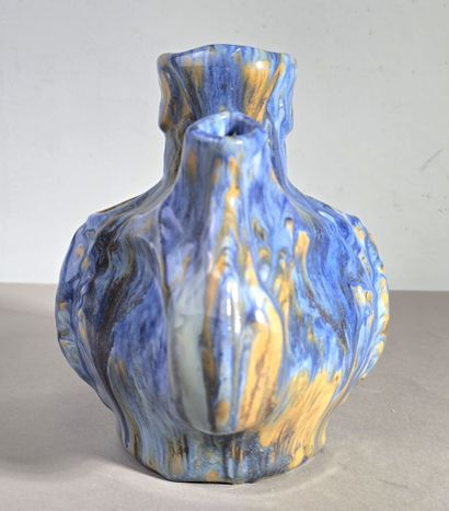 Pierrefonds modèle 426
Vase ou bouquetière...