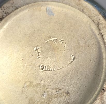 Pierrefonds
Pot couvert en céramique émaillée...