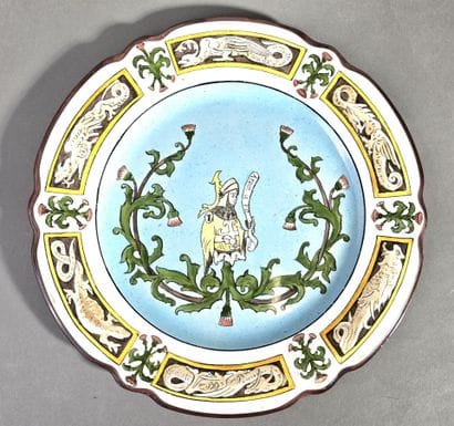 PIERREFONDS
Assiette en céramique émaillée...