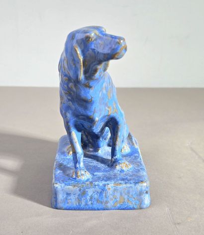 Pierrefonds
Chien assis.
Céramique émaillée...