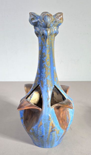 Pierrefonds
Paire de vases en ceramique émaillée...