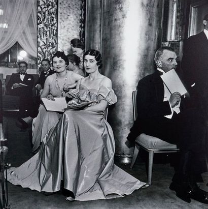 Roger SCHALL (1904-1995)

Soirée de gala...