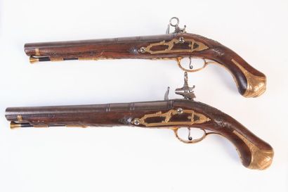 Paire de pistolets à silex italiens d’officier,...
