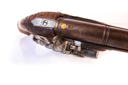 Paire de pistolets à silex italiens d’officier,...