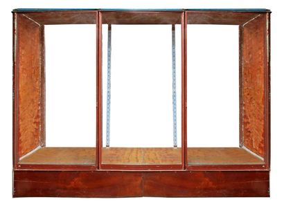 Jean PROUVE (1901-1984) 

Vitrine?Verre,...