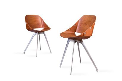 Roger TALLON (1929-2011) 

Paire de chaises...