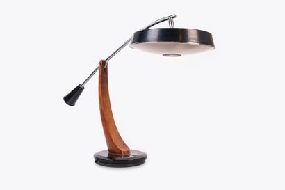 FASE 

Lampe?Métal, verre, bois H. : 57 cm.?Circa...