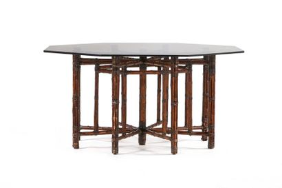 John MCGUIRE (1920-2013) 

Table?Verre, bambou,...