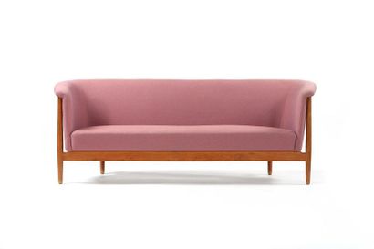 Nanna DITZEL (1923-2005) 

Sofa?Chêne, tissu?74...