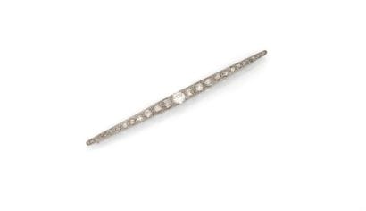 Platinum barrette brooch (850/1000) composed...