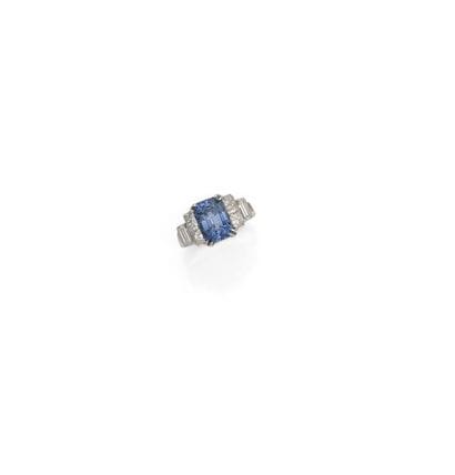 18K (750/1000) white gold ring set with a...