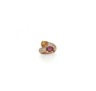 18K (750/1000) yellow gold you and me ring...