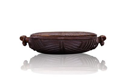 Maori waka huia box, New Zealand 

Hardwood...