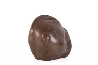 CÉSAR (1921-1998)

Portrait de profil

Bronze

Signé...