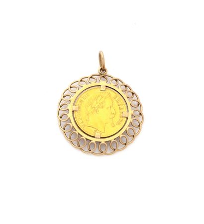 Pendentif en or jaune 18K (750/1000) ornée...