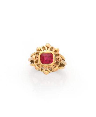 Bague en or jaune 18K (750/1000) en forme...