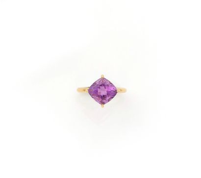 Bague en or jaune 18K (750/1000) ornée d'une...