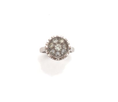 Bague en or gris 18K (750/1000) ornée de...