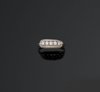 Bague jarretière en or gris 18K (750/1000)...