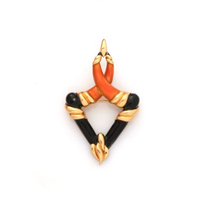 Chaumet Paris

Broche Pendentif en or jaune...