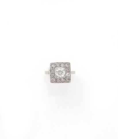 
Bague en or gris 18K (750/1000) et platine...