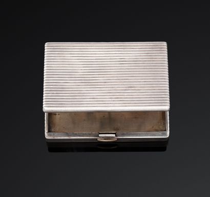 Cartier Paris

Poudrier en argent (925/1000)...