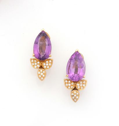 Paire de clips d'oreilles en or jaune 18K...