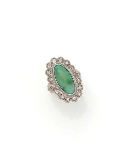 Bague marquise en or gris 18K (750/1000)...
