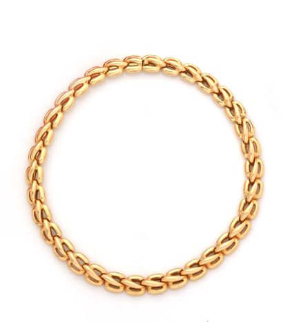 Chaumet Paris 

Collier ras de cou en or...
