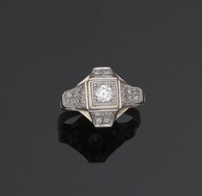 Bague en platine (850/1000) et or gris 18K...